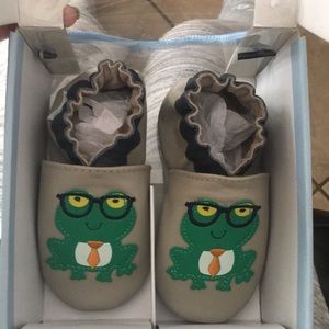 Robeez Frog soft soled shoes 12-18 mths